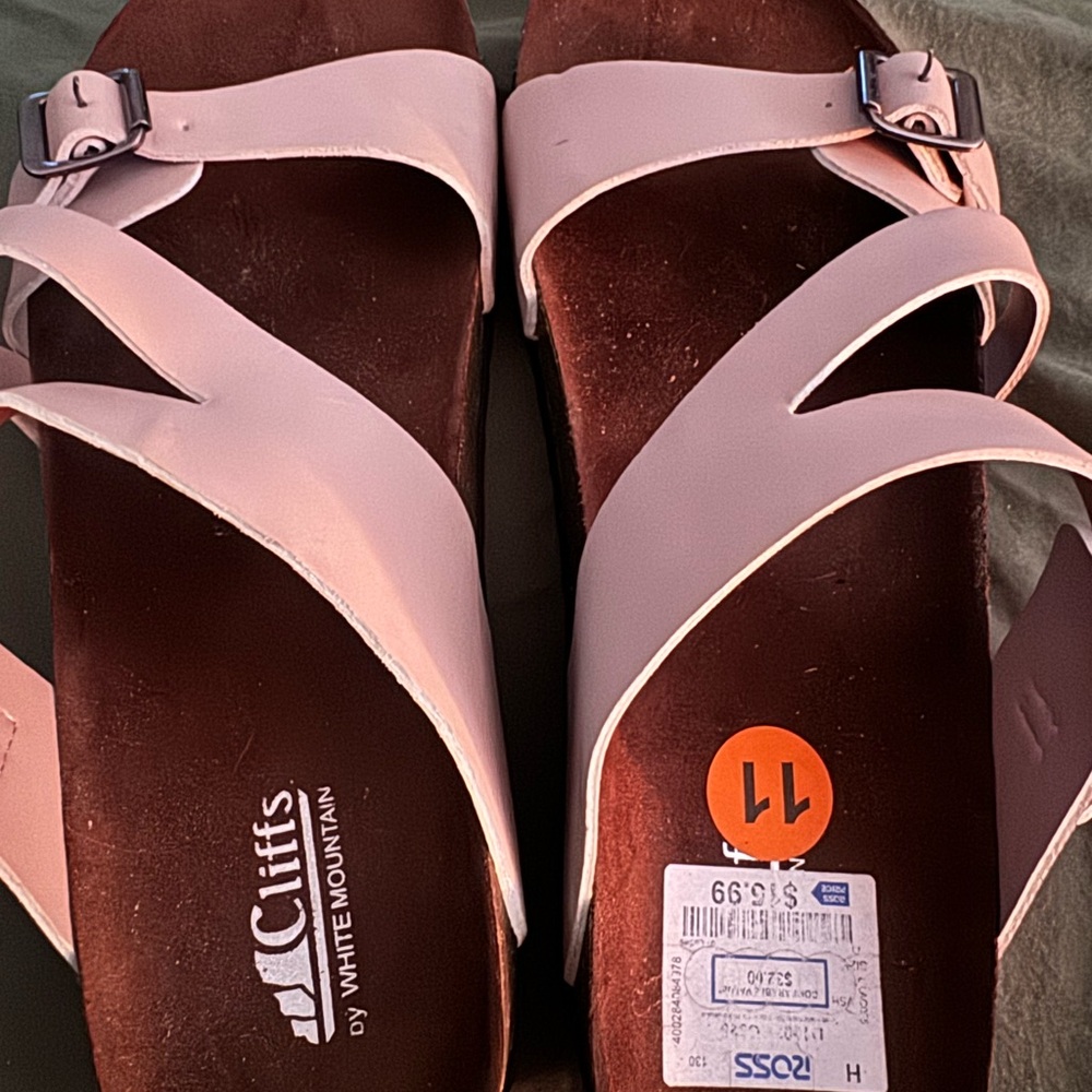Cliffs by WHITE MOUNTAIN Light Pink Sandals
